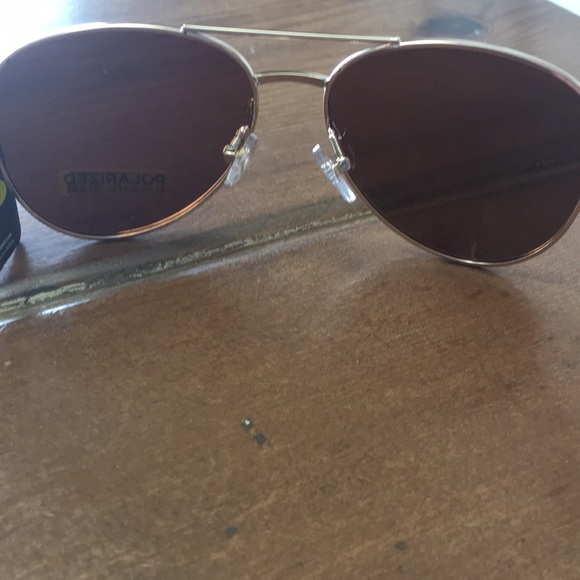 Foster Grant Polarized unisex sunglasses (new) - Picture 7 of 8